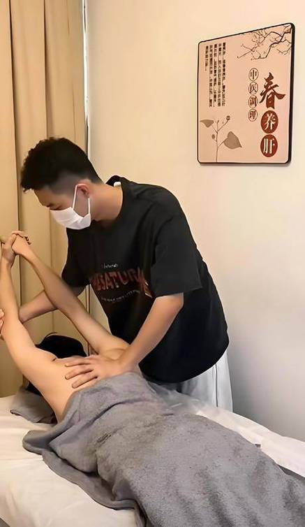 夜恋秀电影院的相关介绍