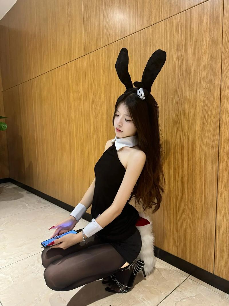 少妇av在线片的相关介绍