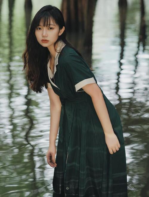 3p双龙被狂c躁到高潮小说的相关介绍