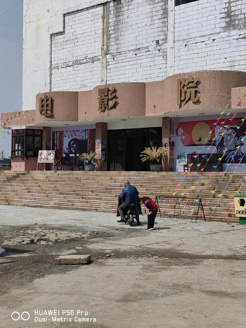 上面一边亲下面一边摸的相关介绍