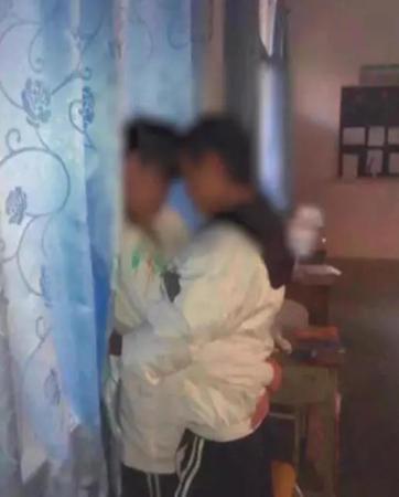 一边亲一边摸一边做视频的相关介绍