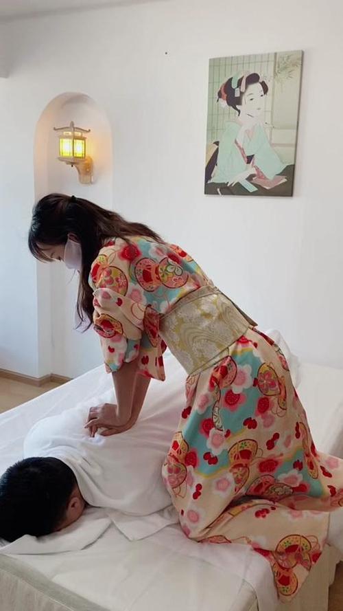 人妻搭讪中出在线的相关介绍