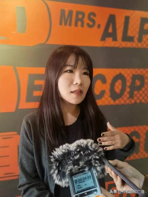 男人扒开女人添高潮的av的相关介绍