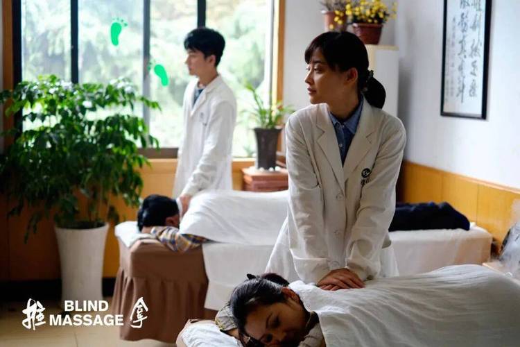 18岁女孩胸小挂什么科的相关介绍