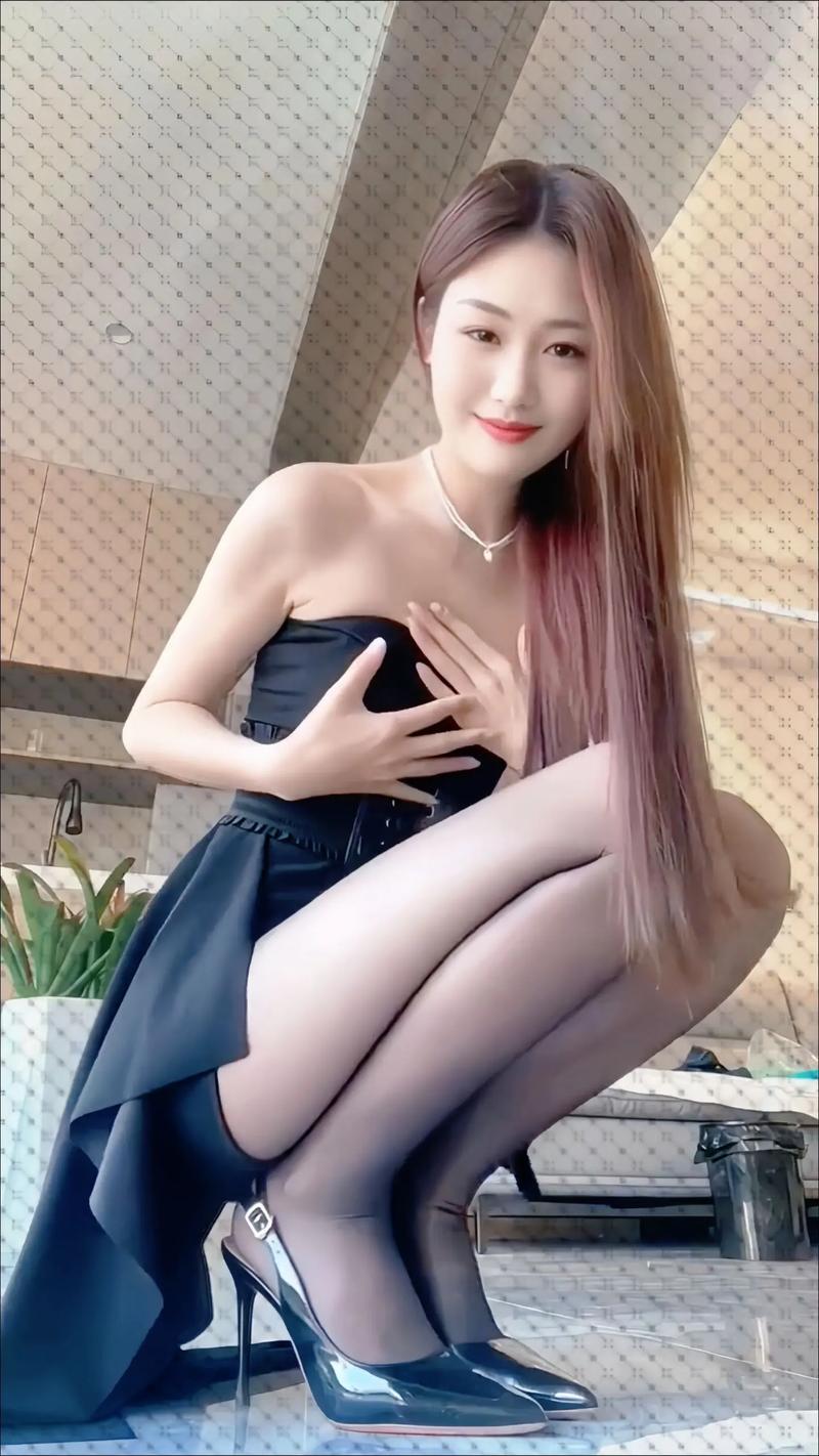 约人妻啪啪18p的相关介绍