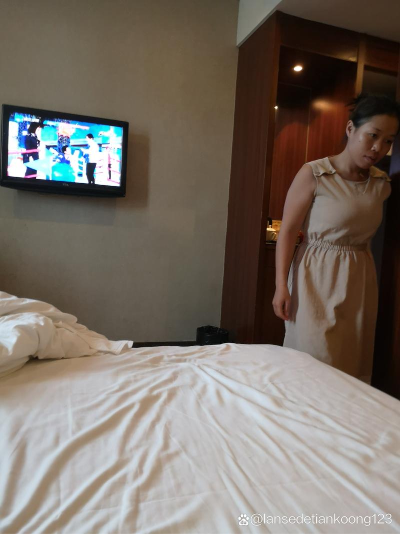 美女被我操哭了的相关介绍