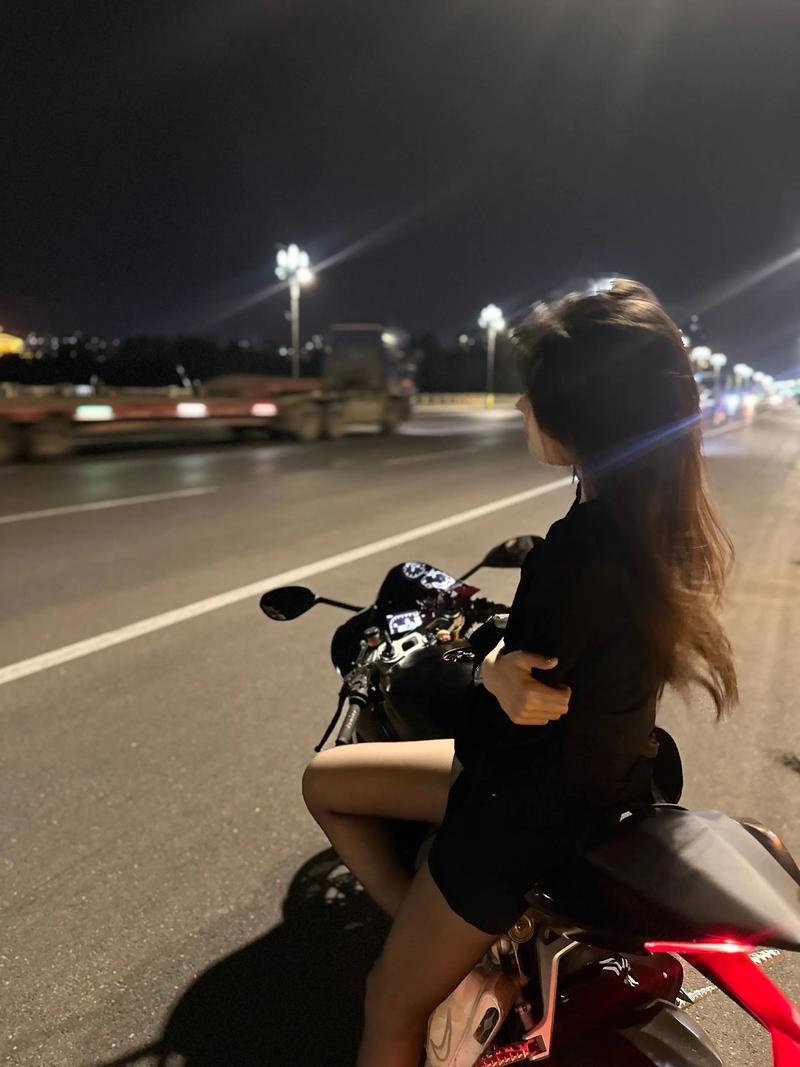 女士内裤黄色分泌物正常吗的相关介绍