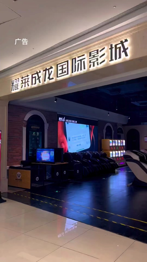 上面一边摸下面一边亲的相关介绍