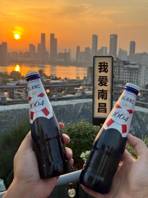 操老师的小逼的相关介绍