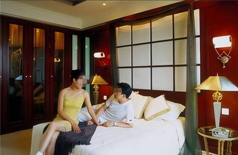 极品人妻啪啪的相关介绍