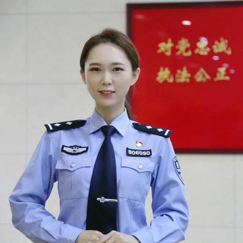 操美女老师的视频的相关介绍