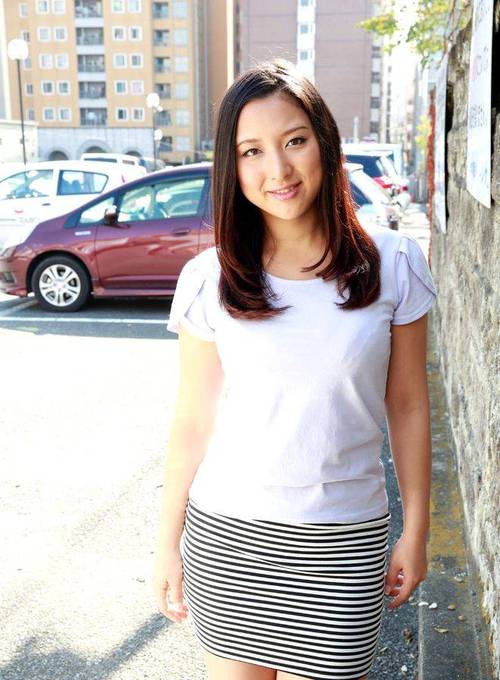 美女很黄18以下别进的相关介绍