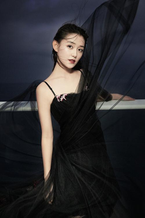 人妻少妇苏霞大团结的相关介绍