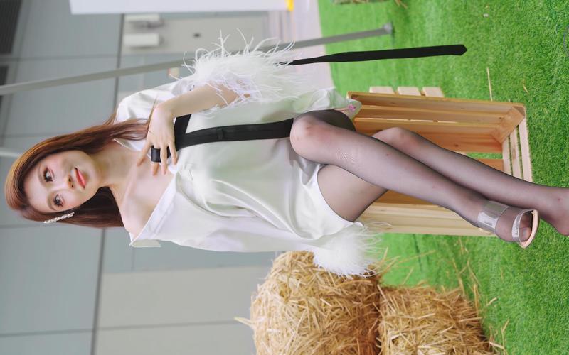 少妇大尺度写真私密照的相关介绍