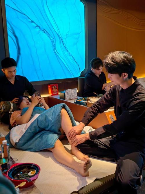 操风骚女老师的相关介绍