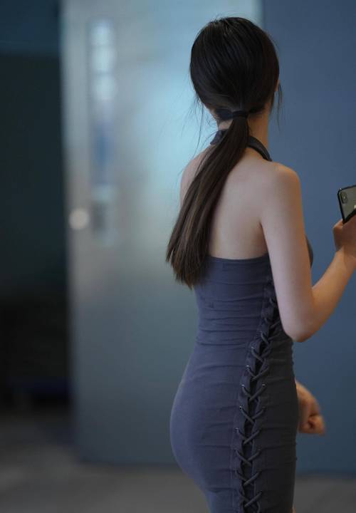 下人玩弄夫人h辣文的相关介绍