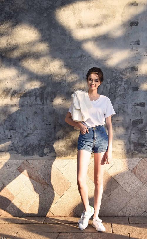 亚洲一区二区三区熟女少妇的相关介绍