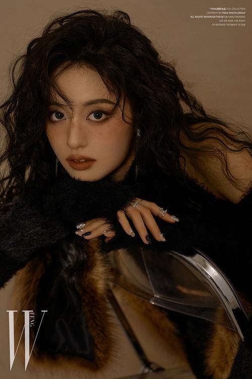 蜜桃av啊女骚的相关介绍